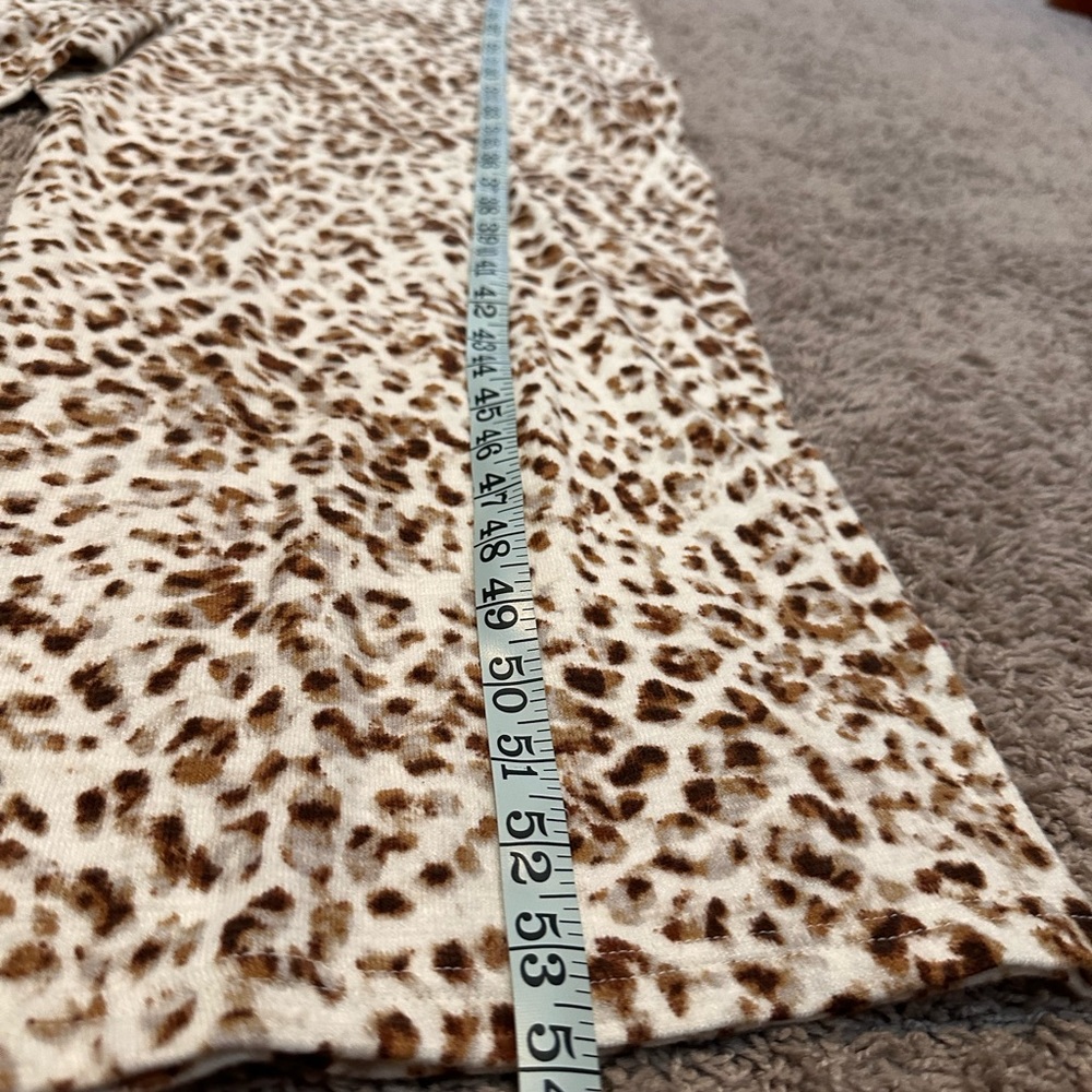 Old Navy jumpsuit in leopard pattern. Size large - Picture 5 of 7